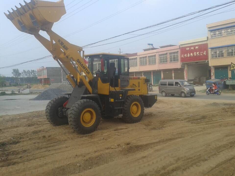 南陽鄧州市元莊鄉(xiāng)購買山推30裝載機(jī)