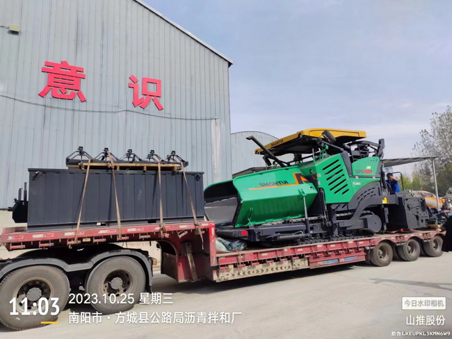 山推SPS90G攤鋪機